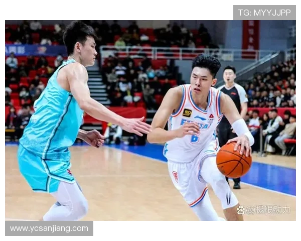 中国篮球新星崛起！年轻球员在国际赛场大放异彩，引领未来篮球潮流