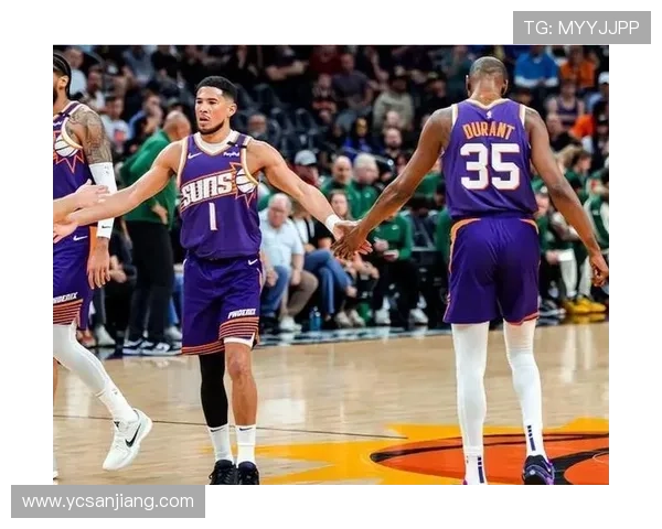 NBA季后赛开战，球星们展开激烈角逐