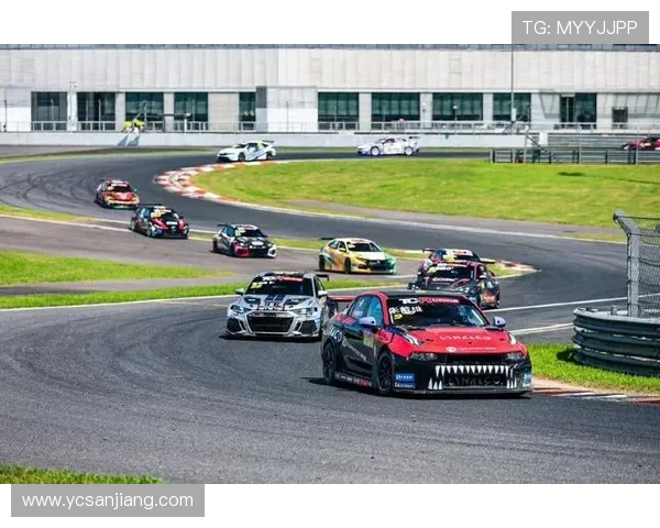 F1赛季倒数十场精彩对决开启 各车队力争总冠军荣耀