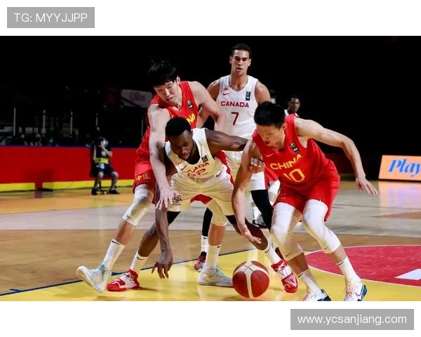 中国篮球队迎战世界强敌 热身赛备战世界杯全力以赴